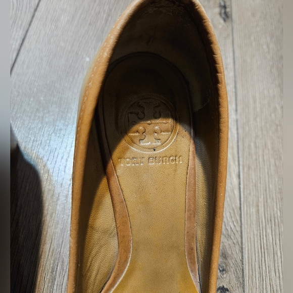 Tory Burch Calista Pumps Heels - Picture 2 of 7